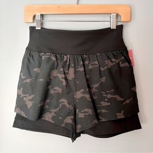 SPANX Get Moving Shorts - Black Camo